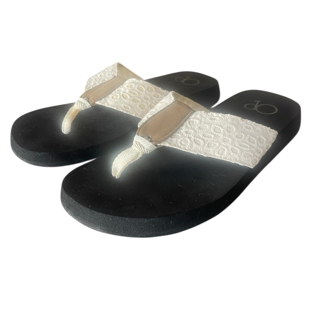 NWOT OP Cream Eyelet Flip Flops